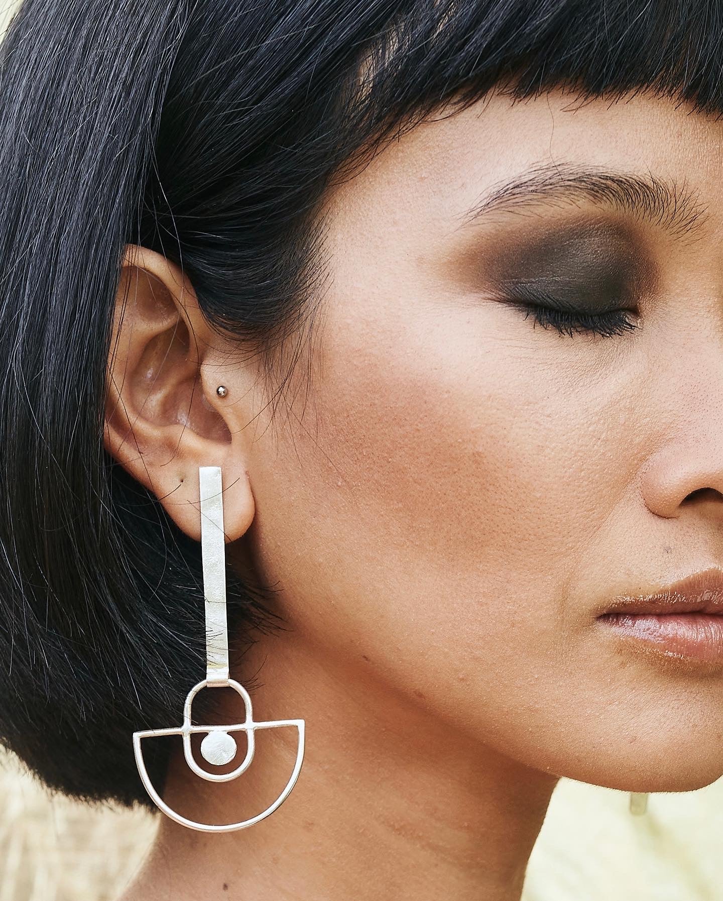 Close_up_shots_of_Sasri_wearing_W&M_Earrings_Silver