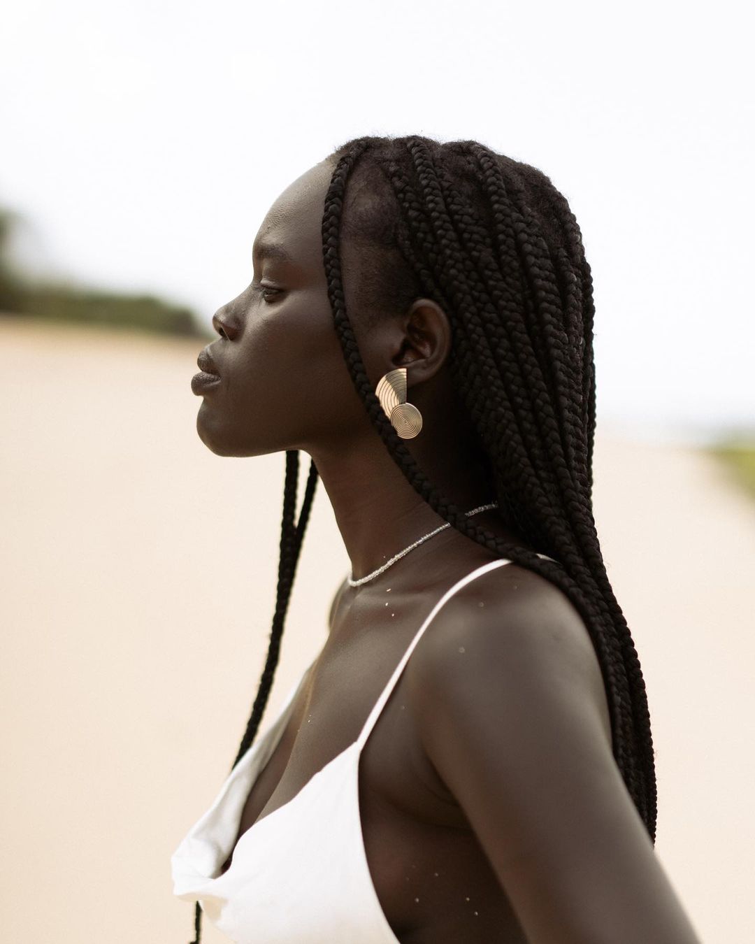 Beauty_shots_of_Eva_wearing_Virgo_Earrings_Silver