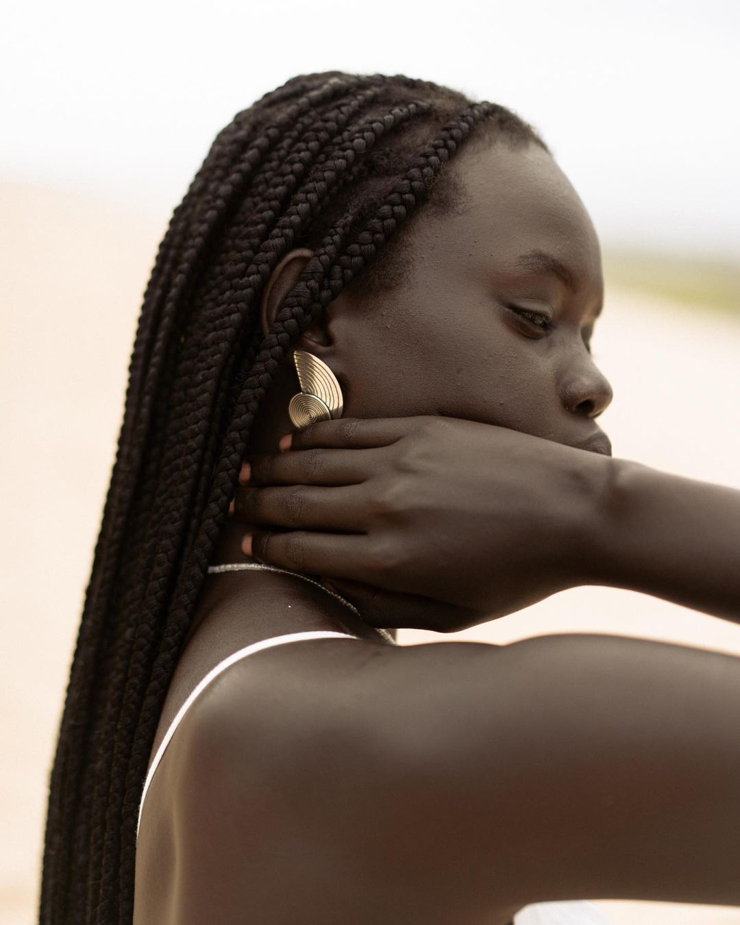 Beauty_shots_of_Eva_wearing_Virgo_Earrings_Silver