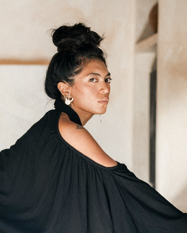 Beauty_shot_of_Desy_wearing_Constellation_Earrings_Brass_Medium_Side_View