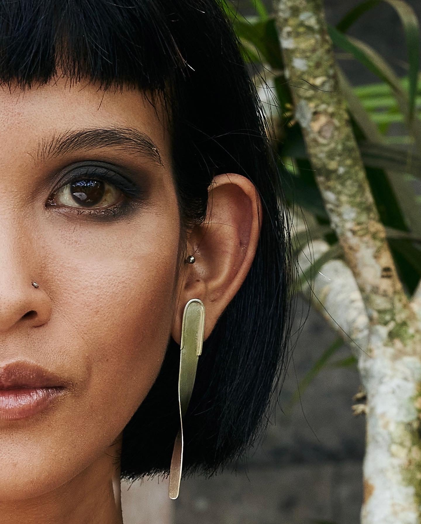 Close_up_shots_of_Sasri_wearing_W&M_Earrings_Silver