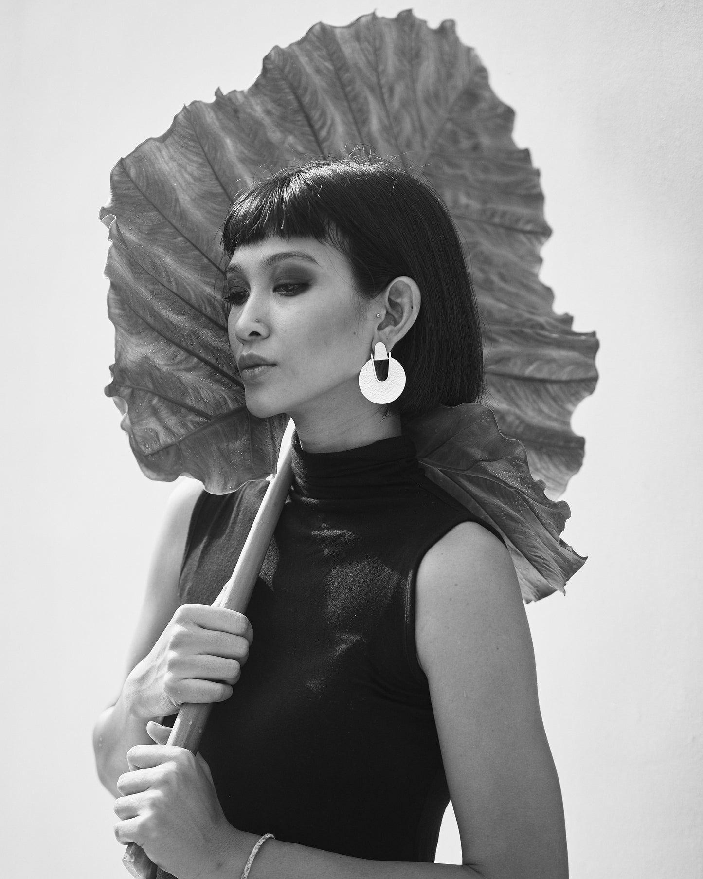 Editorial_shot_of_Sasri_wearing_Elektra_Earrings_Silver_Hammered_Medium
