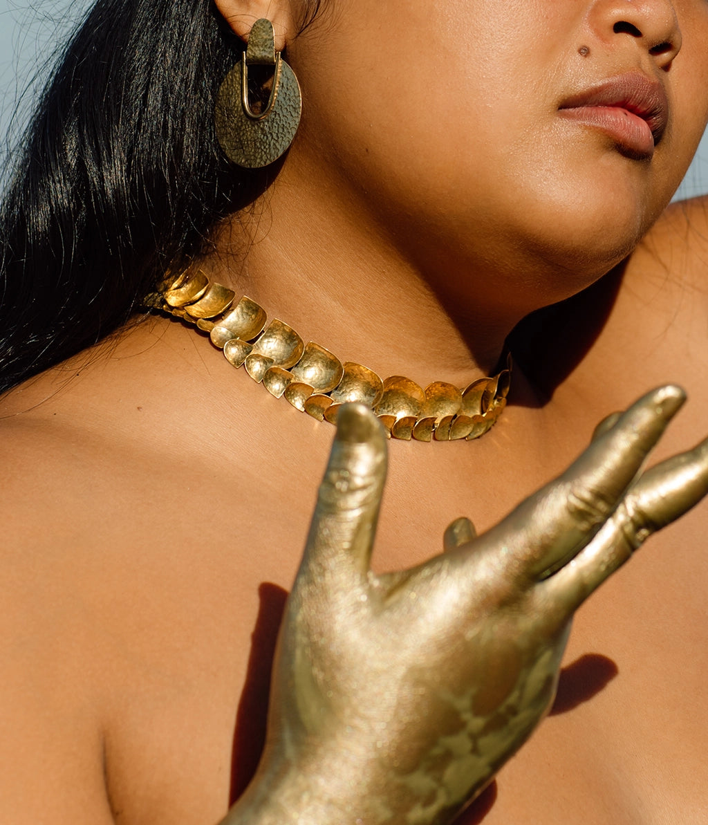 Scales Choker Set